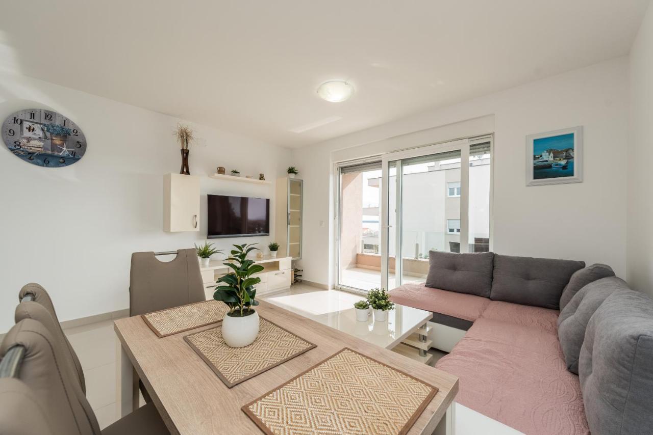 מאנדרה Zoran Brand New Modern Apartments מראה חיצוני תמונה