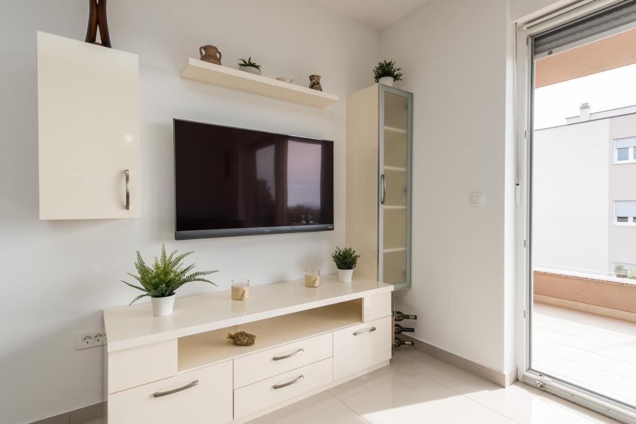 מאנדרה Zoran Brand New Modern Apartments מראה חיצוני תמונה