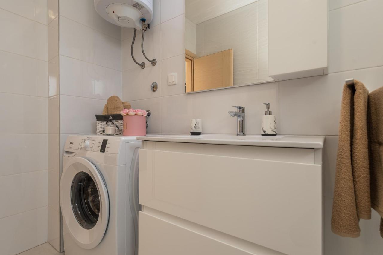 מאנדרה Zoran Brand New Modern Apartments מראה חיצוני תמונה