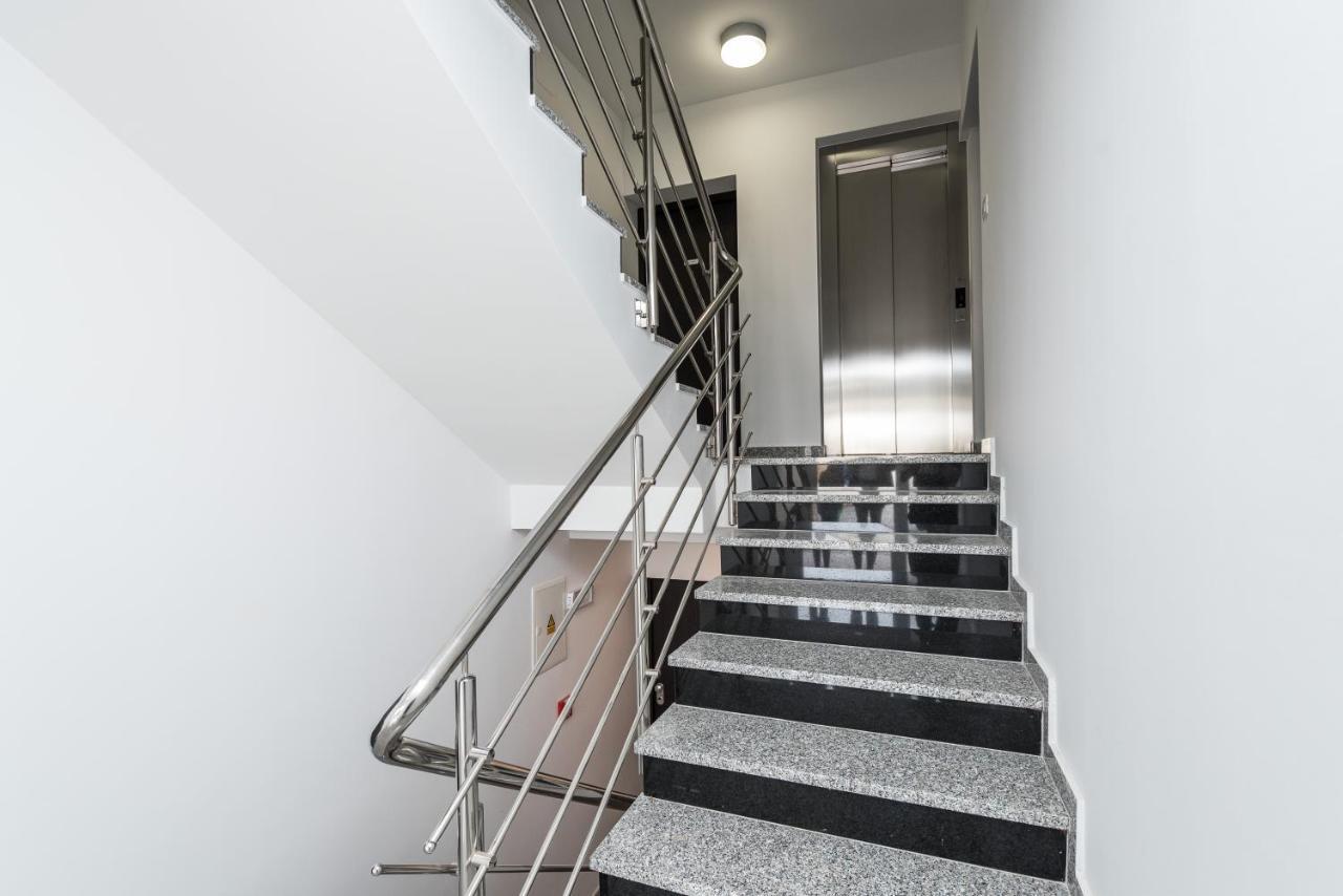 מאנדרה Zoran Brand New Modern Apartments מראה חיצוני תמונה