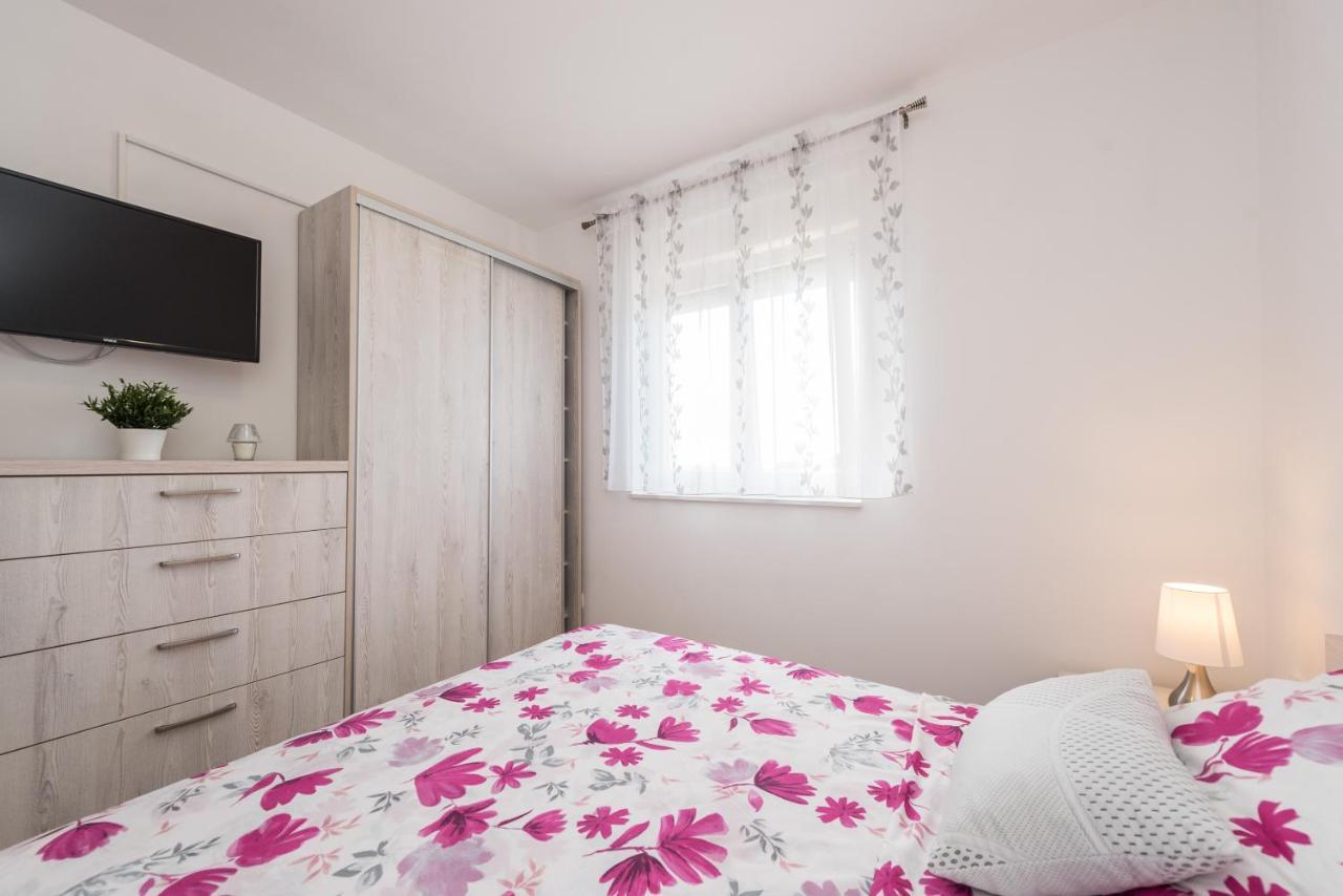 מאנדרה Zoran Brand New Modern Apartments מראה חיצוני תמונה